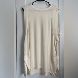 NWT Old Navy UltraLite Sleeveless Tunic Top for Women Size: Large